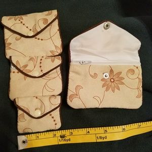 Jewelry bag with soft zipper